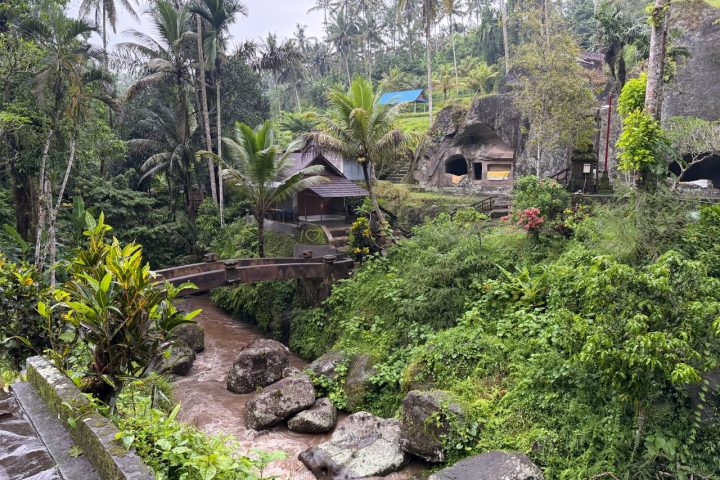 Goa Giri Putri Temple – Visiting Nusa Penida’s Cave Temple Respectfully